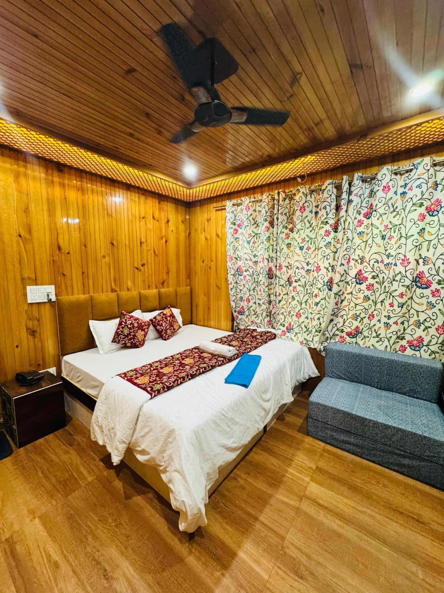 Frosty Mountain Resort Pahalgām Kültér fotó