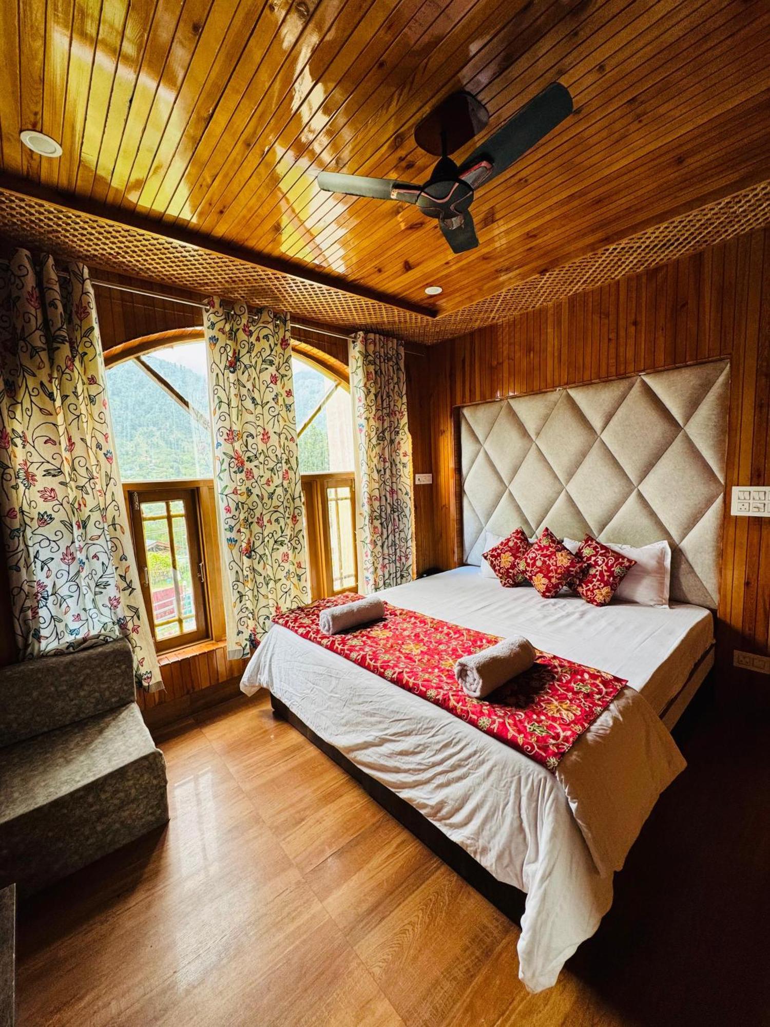 Frosty Mountain Resort Pahalgām Kültér fotó