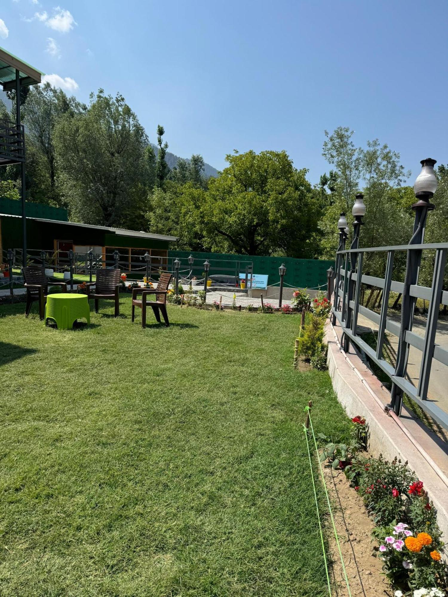 Frosty Mountain Resort Pahalgām Kültér fotó