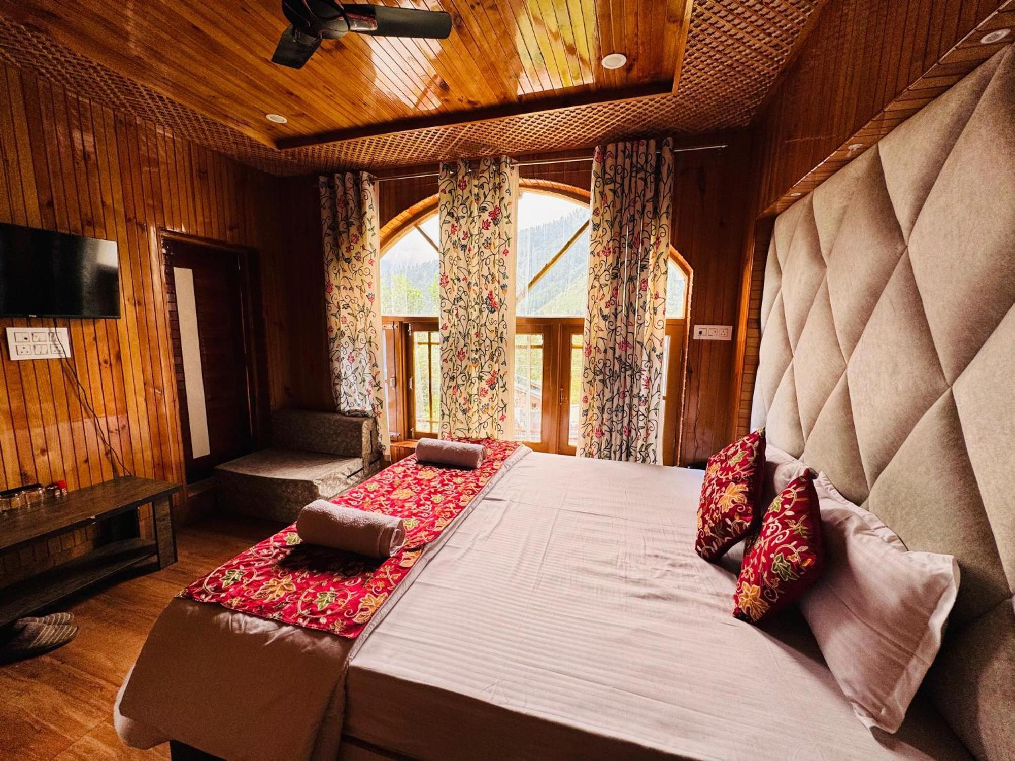 Frosty Mountain Resort Pahalgām Kültér fotó