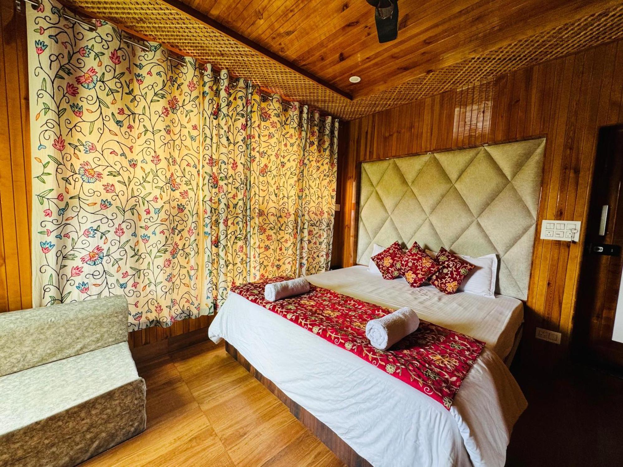 Frosty Mountain Resort Pahalgām Kültér fotó