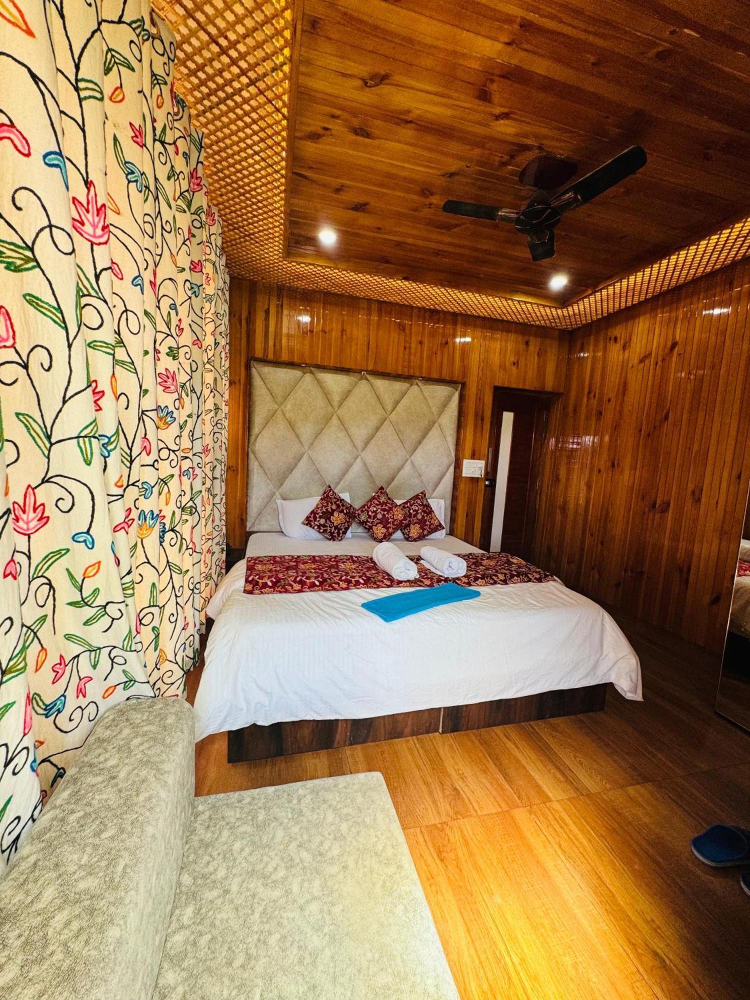 Frosty Mountain Resort Pahalgām Kültér fotó